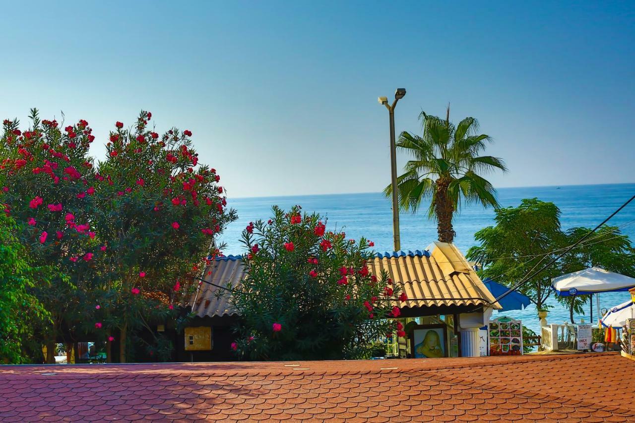 Hotel Villa Oenemli Сиде Экстерьер фото